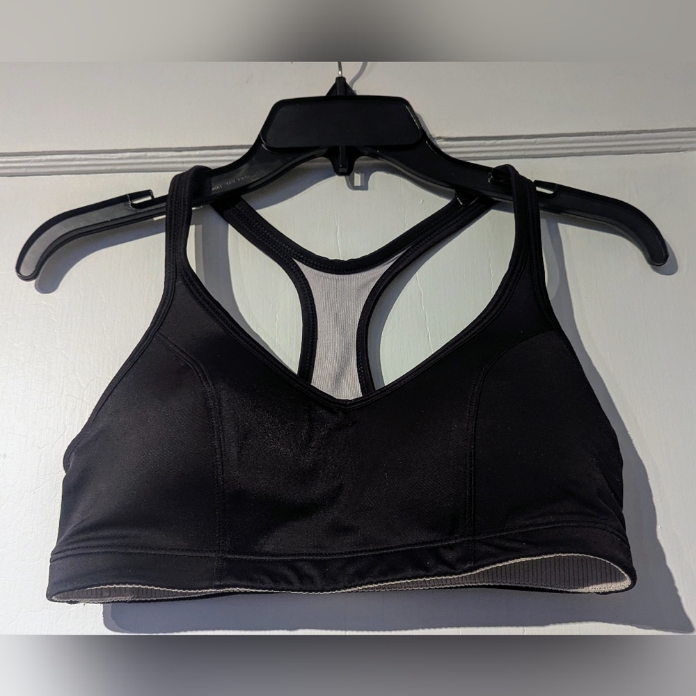 Champion Womens Black Shaped T-Back Sports Bra. Size 34B (Runs Smaller)